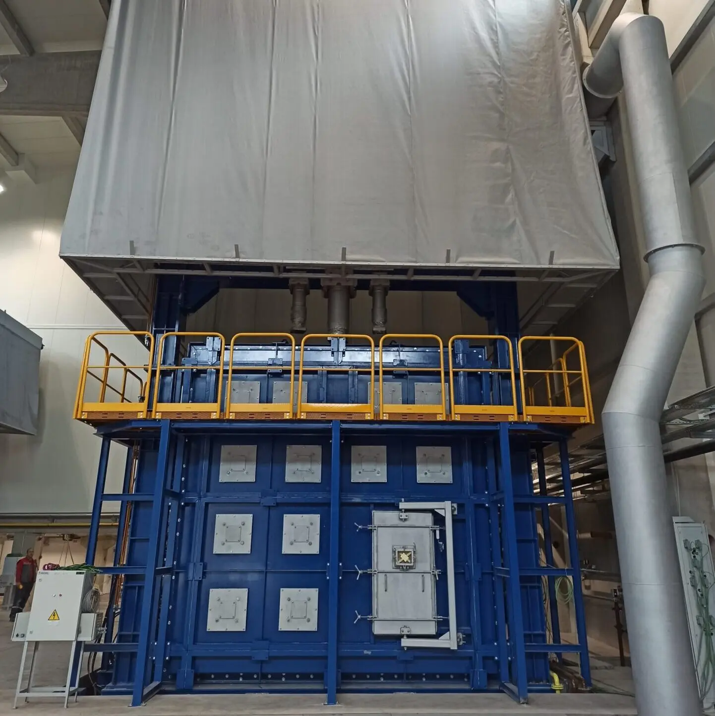 CURTAIN-HOOD_OPEN-scaled-e1767707710363